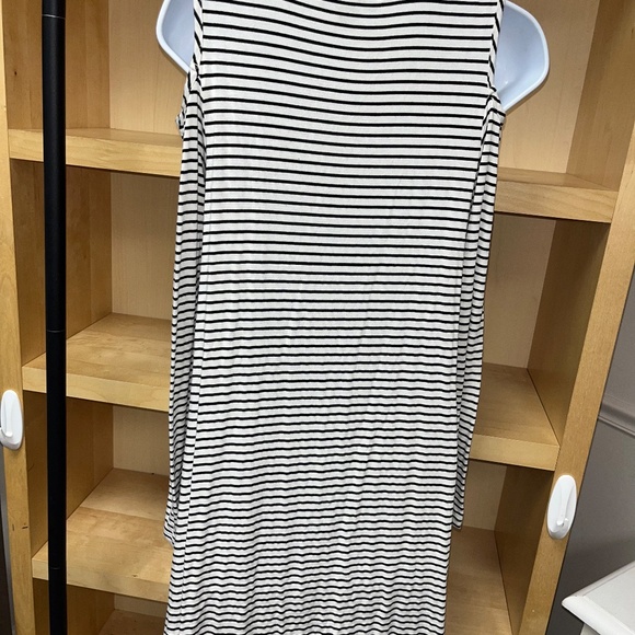 A PEA IN THE POD MATERNITY STRETCH STRIPED COLD SHOULDER COMFY DRESS SMALL - Picture 2 of 4